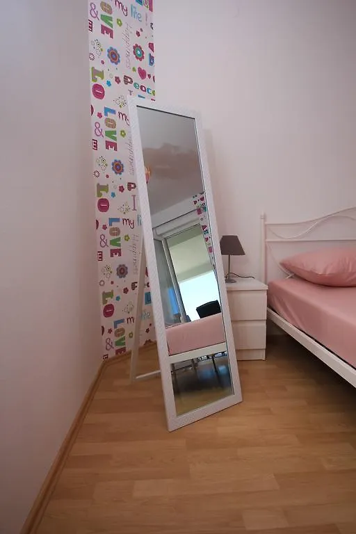 Apartment Lara Kastel Novi