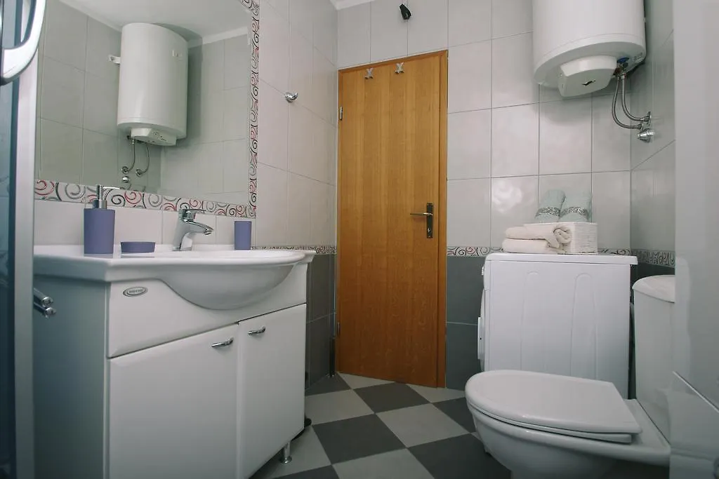Apartment Lara Kastel Novi