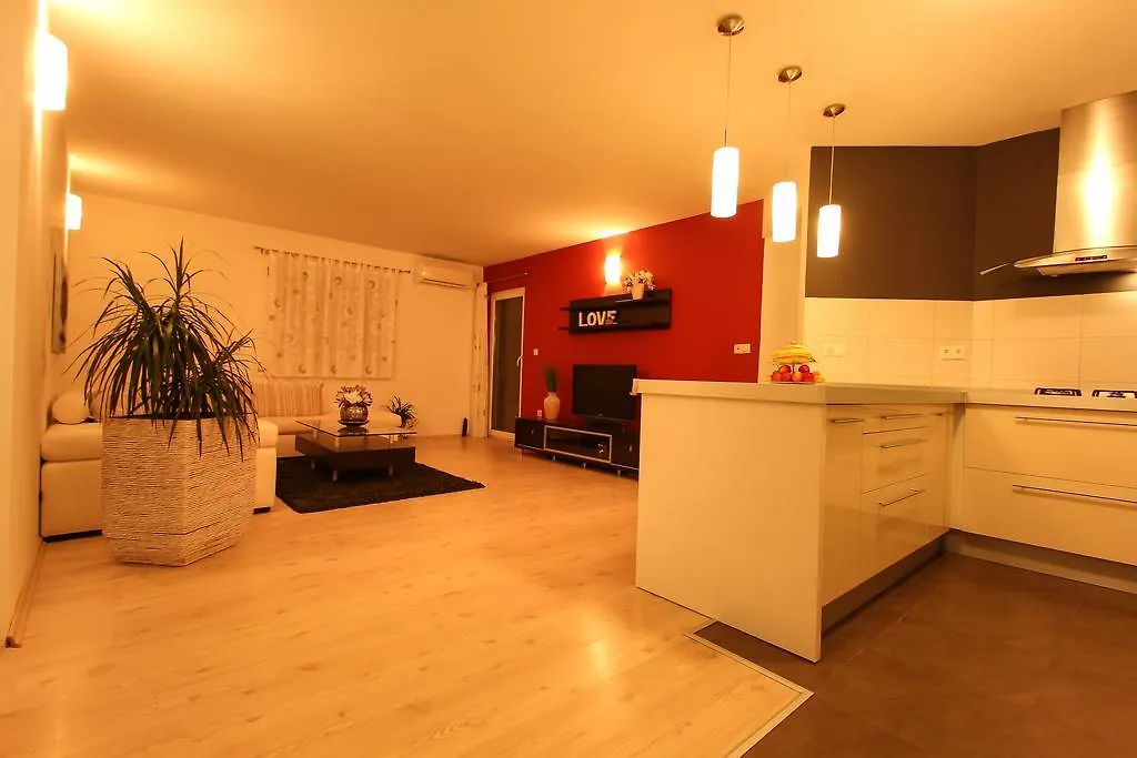 Apartment Lara Kastel Novi Croatia