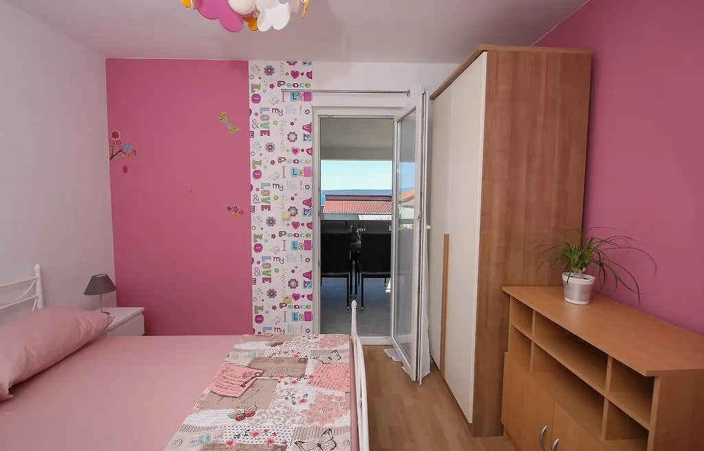 Apartment Lara Kastel Novi