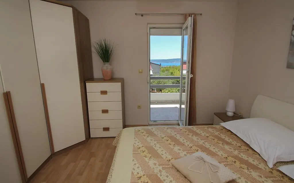Apartment Lara Kastel Novi