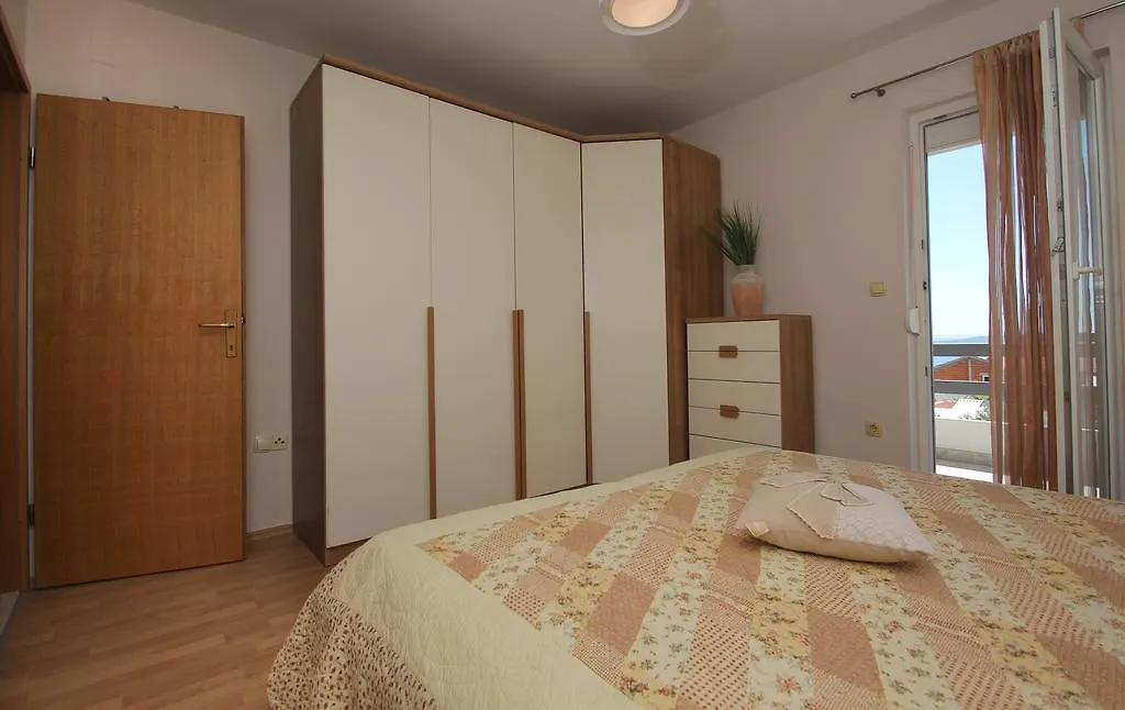 Apartment Lara Kastel Novi