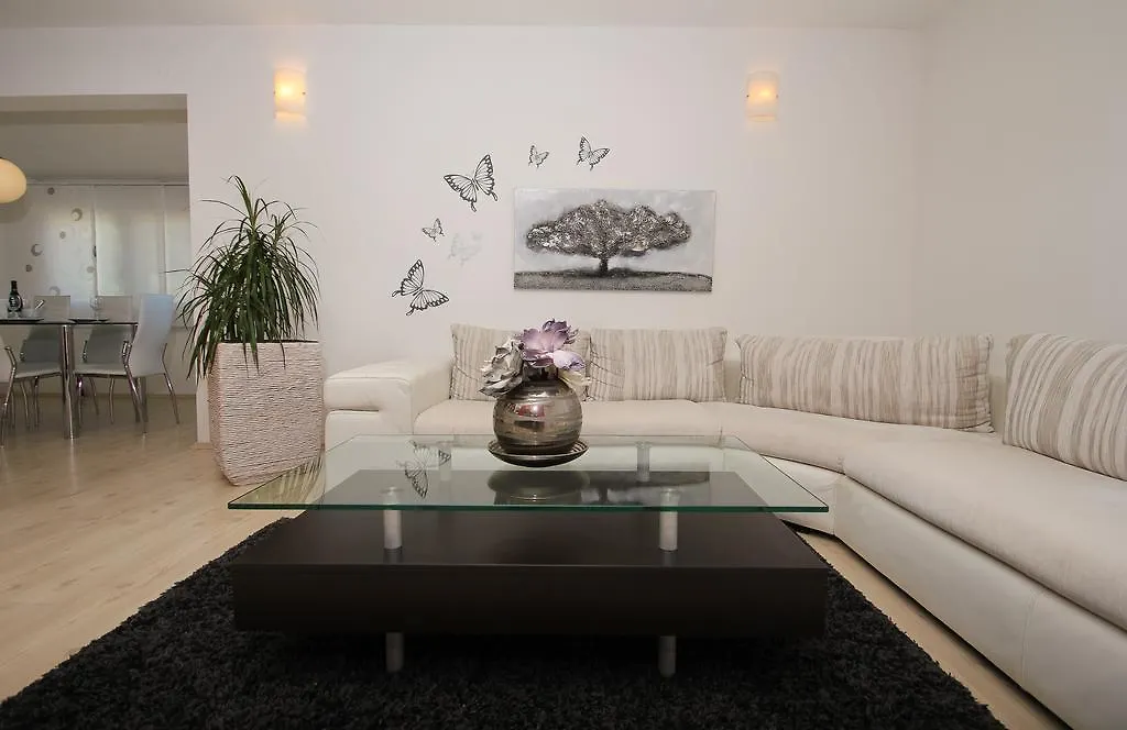 Apartment Lara Kastel Novi