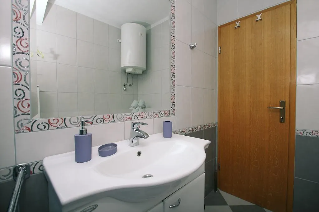 Apartment Lara Kastel Novi Croatia