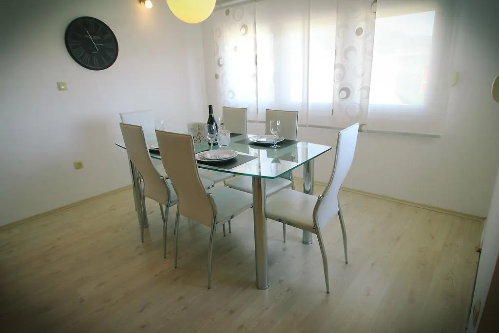 Apartment Lara Kastel Novi Croatia