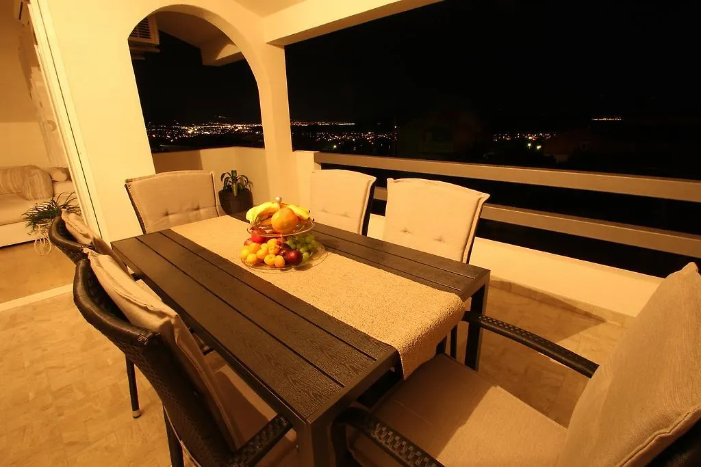 Apartment Lara Kastel Novi